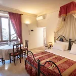Residenza D'epoca San Crispino מלון דירות 4*