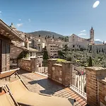 מלון דירות Residenza D'epoca San Crispino אסיסי