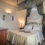 Residenza D'epoca San Crispino מלון דירות 4*