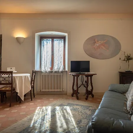 Aparthotel Residenza D'epoca San Crispino 4*
